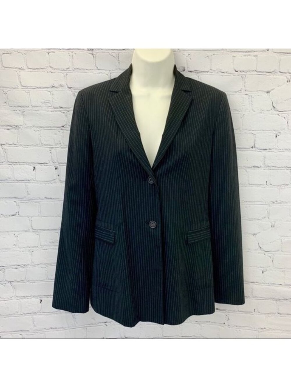 BCBG MAX AZRIA BLACK PINSTRIPE BLAZER JACKET SZ 2